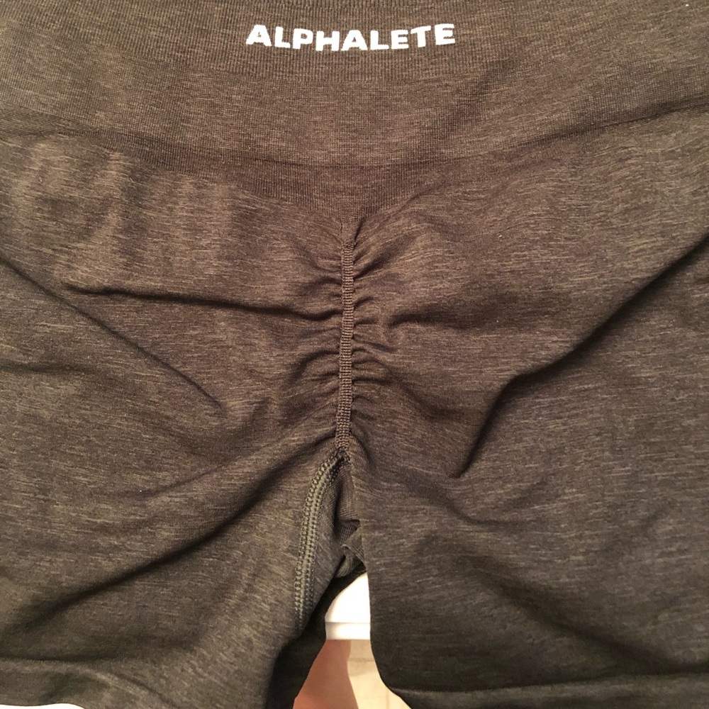 Alphalete Amplify shorts - Evergreen